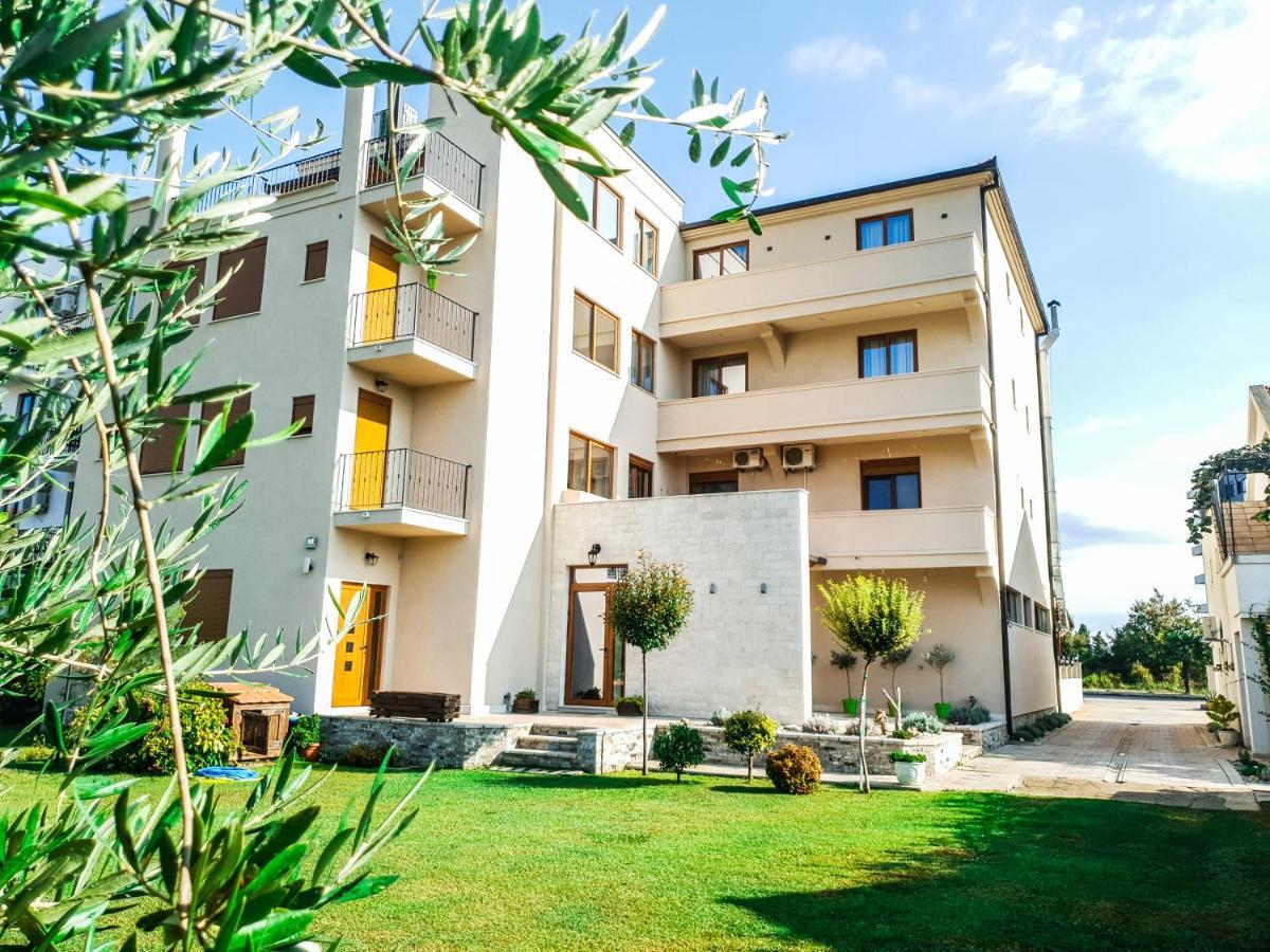 LaCasa Apartments Ulcinj Bagian luar foto